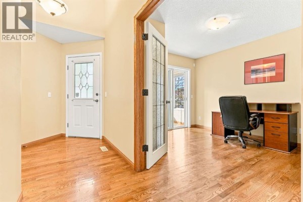 Dining room - 371 Banister Drive, Okotoks, AB T1S1X9 Photo 5
