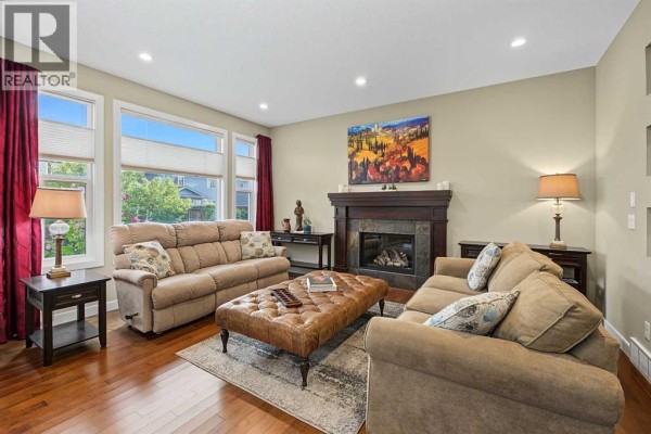 Living room - 371 Evanspark Gardens Nw, Calgary, AB T3P0E2 Photo 5
