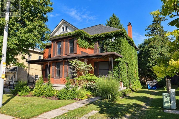 Residential for sale at 371 Hunter Street, Woodstock, ON - MLS® mfLwRX