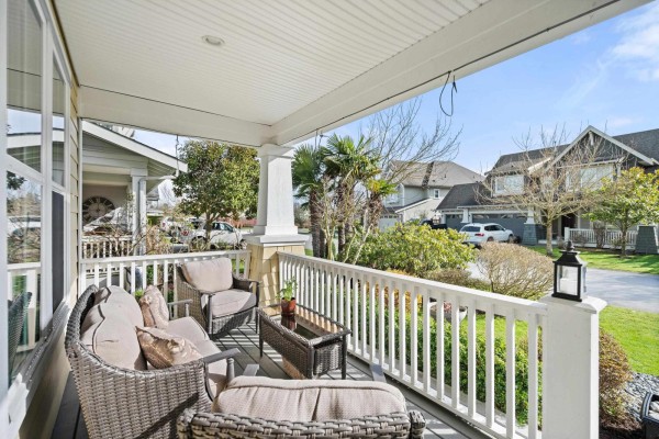 3711 142nd Street, Surrey, BC V4P0C2 Photo 4