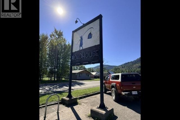 3711 Alfred Street, Smithers, BC V0J2N0 Photo 2