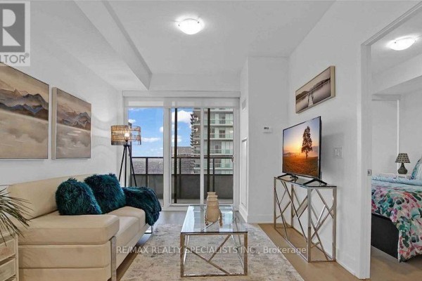 Kitchen - 3714 - 30 Shore Breeze Drive, Toronto, ON M8V0J1 Photo 5