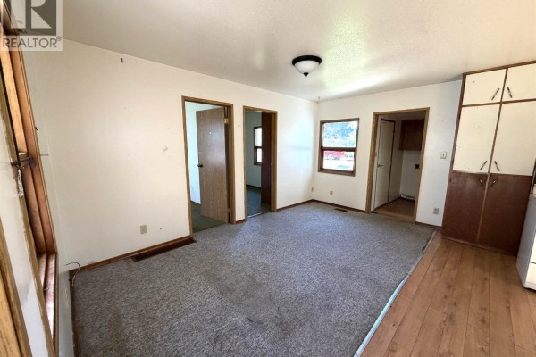 Laundry room - 3715 2nd Avenue, Smithers, BC V0J2N0 Photo 3