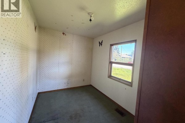 Bedroom 3 - 3715 2nd Avenue, Smithers, BC V0J2N0 Photo 5