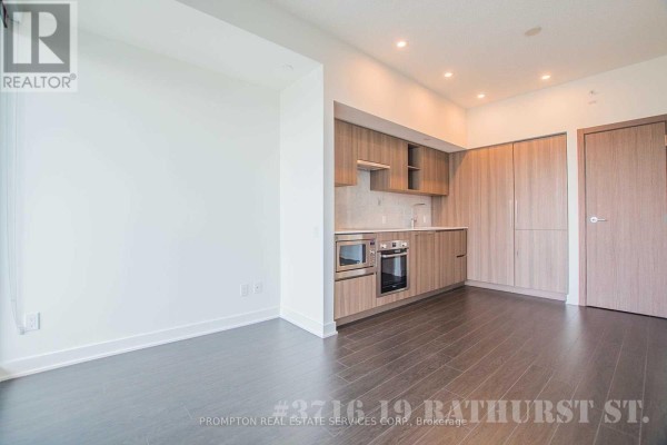 3716 - 19 Bathurst Street, Toronto, ON M5V0N1 Photo 5