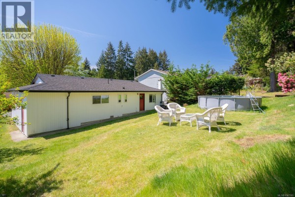 3716 Howden Dr, Nanaimo, BC, photo 2
