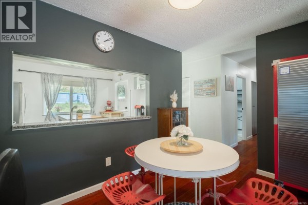 Kitchen - 3716 Howden Dr, Nanaimo, BC V9T3V9 Photo 5