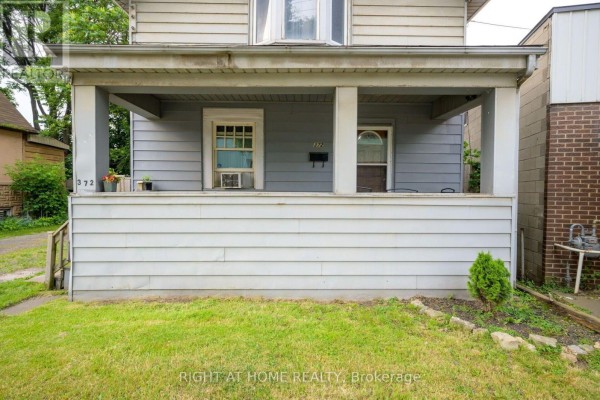 Sunroom - 372 Beach Road, Hamilton, ON L8H3K5 Photo 4