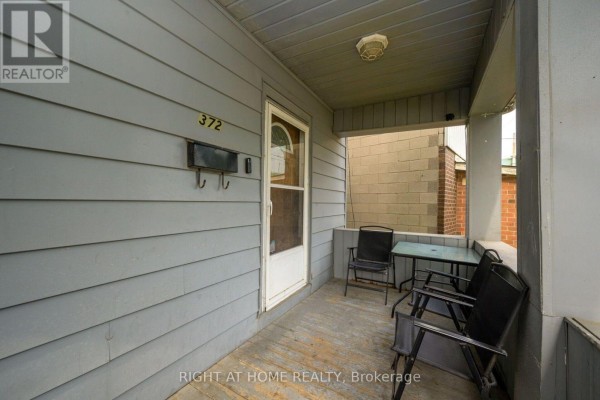Primary Bedroom - 372 Beach Road, Hamilton, ON L8H3K5 Photo 5