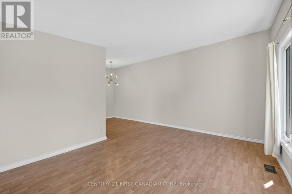 Primary Bedroom - 372 Dieppe Street, London South, ON N5Z3A6 Photo 5