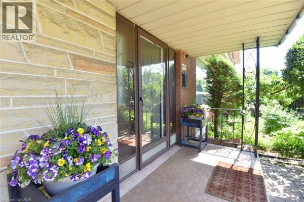 372 Fennell Avenue W, Hamilton, ON, photo 3