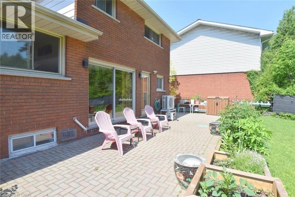 Kitchen - 372 Fennell Avenue W, Hamilton, ON L9C1G4 Photo 5