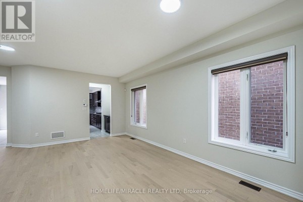 372 Remembrance Road, Brampton, ON L7A4X9 Photo 5