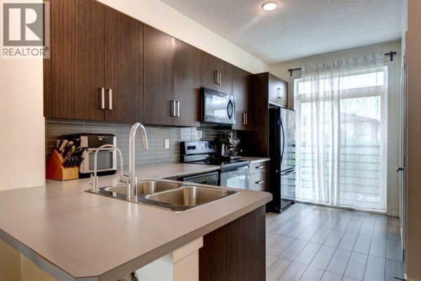 Dining room - 372 Walden Parade Se, Calgary, AB T2X4C4 Photo 2