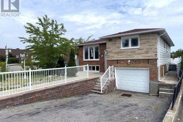 Family room - 3720 Brandon Gate Drive, Mississauga, ON L4T3M8 Photo 2