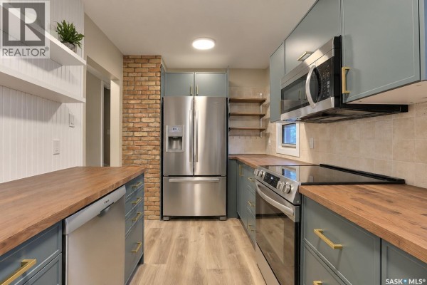 Kitchen - 3721 Caen Avenue, Regina, SK S4S0Y5 Photo 3