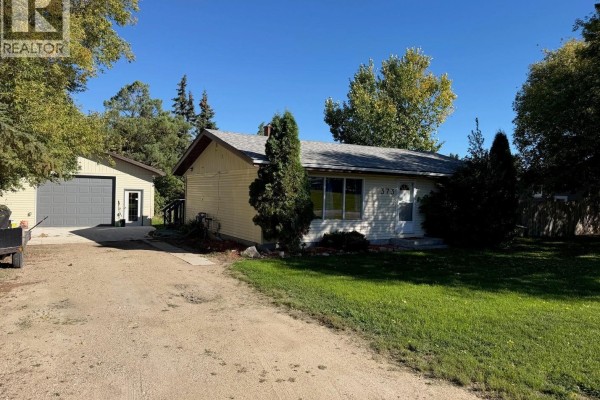 Kitchen - 373 Brownlee Avenue, Mclean, SK S0G3E0 Photo 2