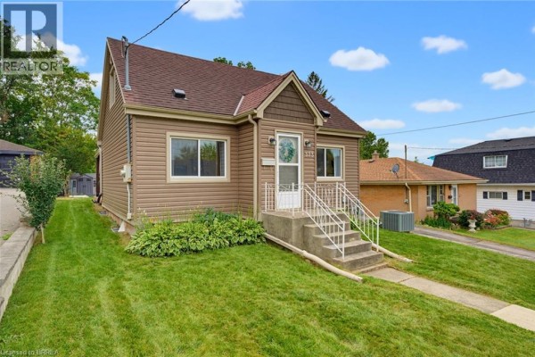 Attic - 373 Chatham Street, Brantford, ON N3S4J2 Photo 4