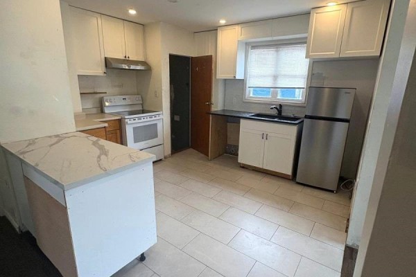 373 Drew Street E, Oshawa, ON L1H5B4 Photo 5