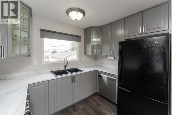 Bedroom 2 - 373 Nicholson Street, Prince George, BC V2M3L8 Photo 5