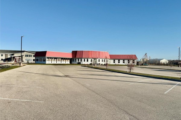 373 North Front Drive, Steinbach, MB, photo 3