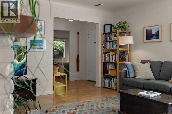 Family room - 373 Richmond Ave, Victoria, BC V8S3Y2 Photo 5