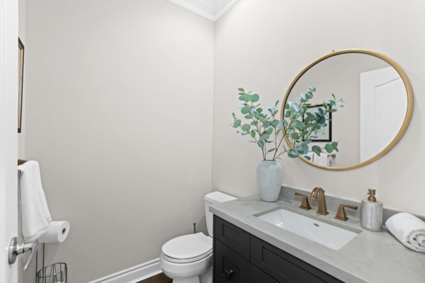 3733 Devonshire Drive, Surrey, BC V3Z0H8 Photo 2