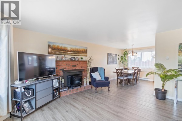 Family room - 3735 Cottleview Dr, Nanaimo, BC V9T4C4 Photo 4