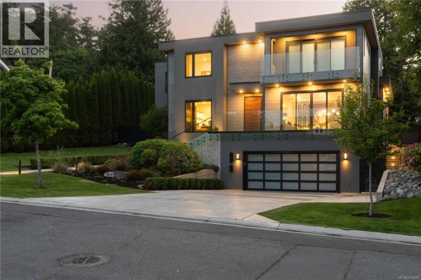 Storage - 374 Sunset Ave, Oak Bay, BC V8S4L2 Photo 2
