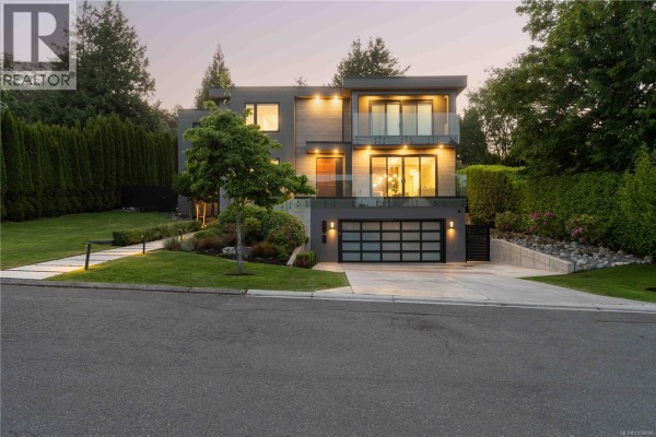Utility room - 374 Sunset Ave, Oak Bay, BC V8S4L2 Photo 3