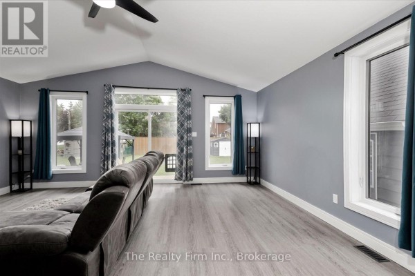 Great room - 374 West Gore Street, Stratford, ON N5A1L1 Photo 5