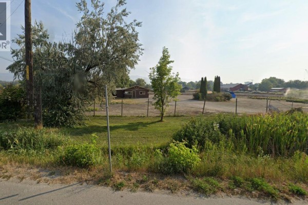 3740 Casorso Road, Kelowna, BC V1W4M8 Photo 4