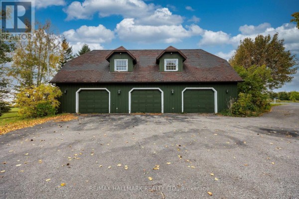 Eating area - 3741 Lakeshore Road E, Clarington, ON L1B1L9 Photo 4