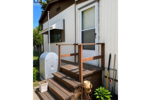 4pc Bathroom - 3745 Lakeshore Road Unit# 110, Kelowna, BC V1W3K4 Photo 2