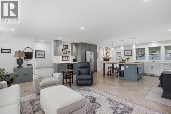 Recreation room - 3747 Hilliam Road, Scotch Creek, BC V0E1M5 Photo 5