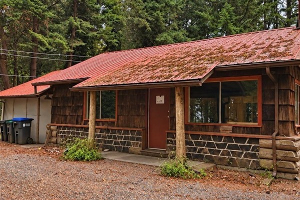 Eating area - 375 Decourcy Dr, Gabriola Island, BC V0R1X1 Photo 2