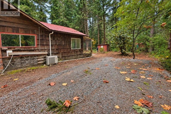 Kitchen - 375 Decourcy Dr, Gabriola Island, BC V0R1X1 Photo 4