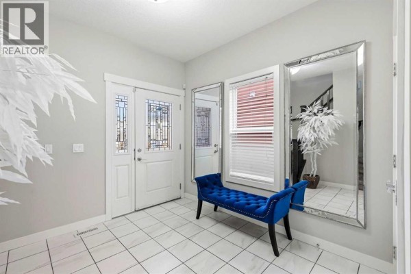 Living room - 375 Evanston Way Nw, Calgary, AB T3P0P7 Photo 4