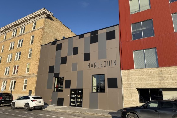 375 Hargrave St, Winnipeg, MB, photo 2