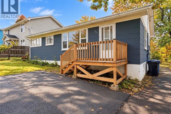 375 St Anne, Bathurst, NB, photo 2