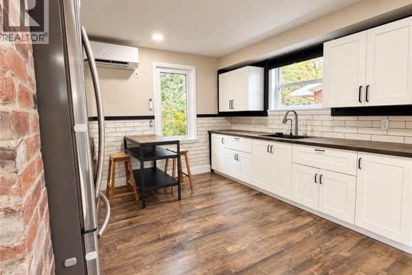 375 St Anne, Bathurst, NB, photo 3
