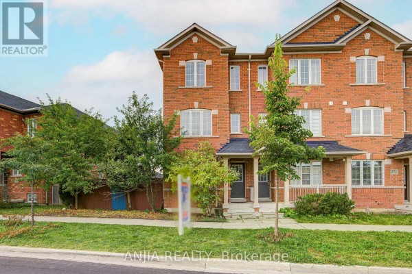 Kitchen - 375 White's Hill Avenue, Markham, ON L6B0J3 Photo 2