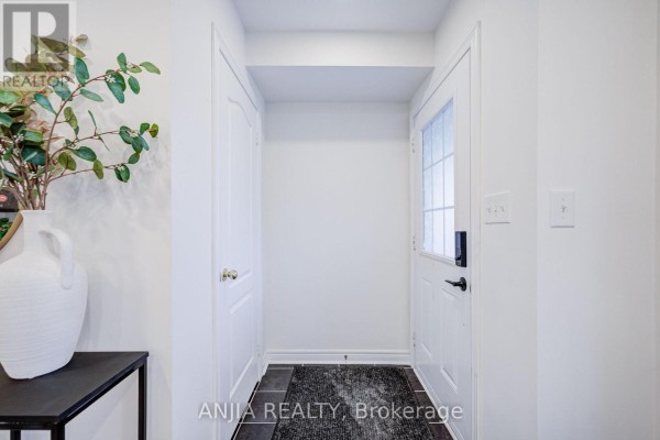 Bedroom 2 - 375 White's Hill Avenue, Markham, ON L6B0J3 Photo 5