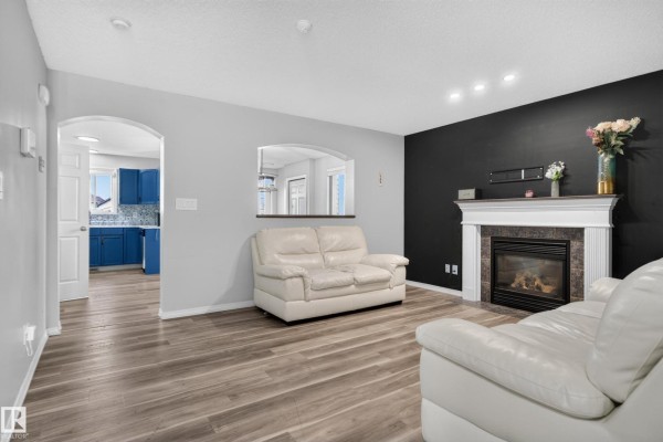 Primary Bedroom - 3755 20 St Nw, Edmonton, AB T6T1R8 Photo 4
