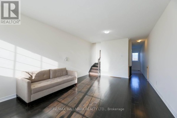 3757a St Clair Avenue E, Toronto, ON, photo 3