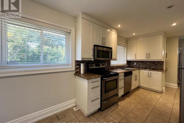 Primary Bedroom - 376 Ashbury Road, Oakville, ON L6K2M7 Photo 4