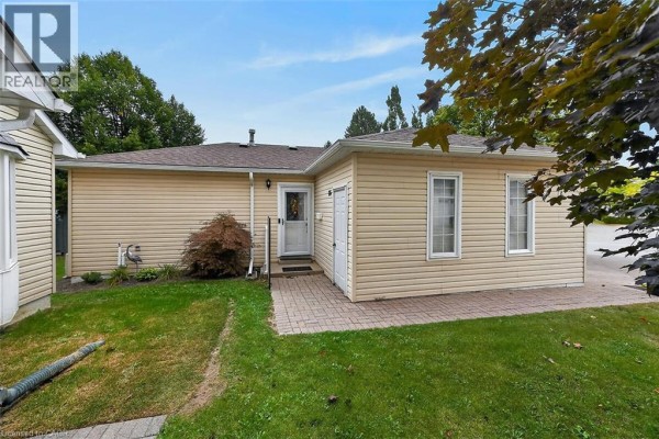 376 Silverbirch Boulevard, Mount Hope
