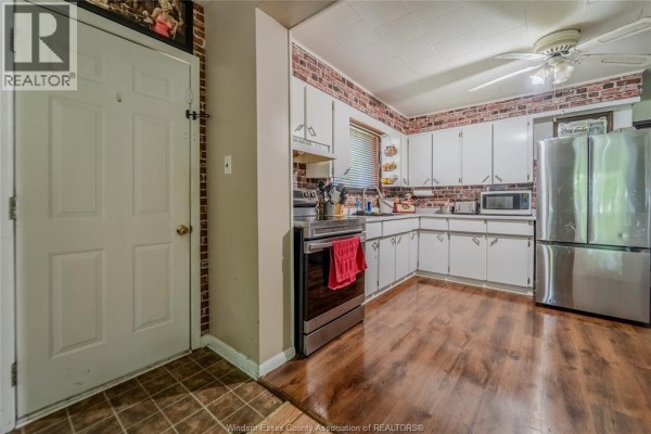Laundry room - 3764 Matchett Road, Windsor, ON N9C2A2 Photo 3