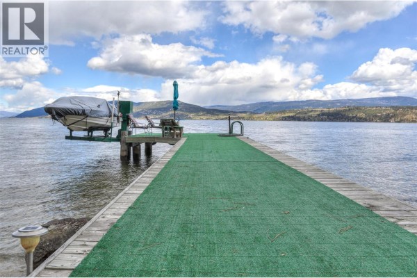 3765 Westside Road N, Kelowna, BC, photo 3