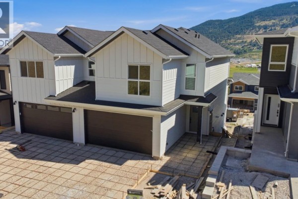 377 Arrowleaf Rise, Coldstream, BC, photo 2